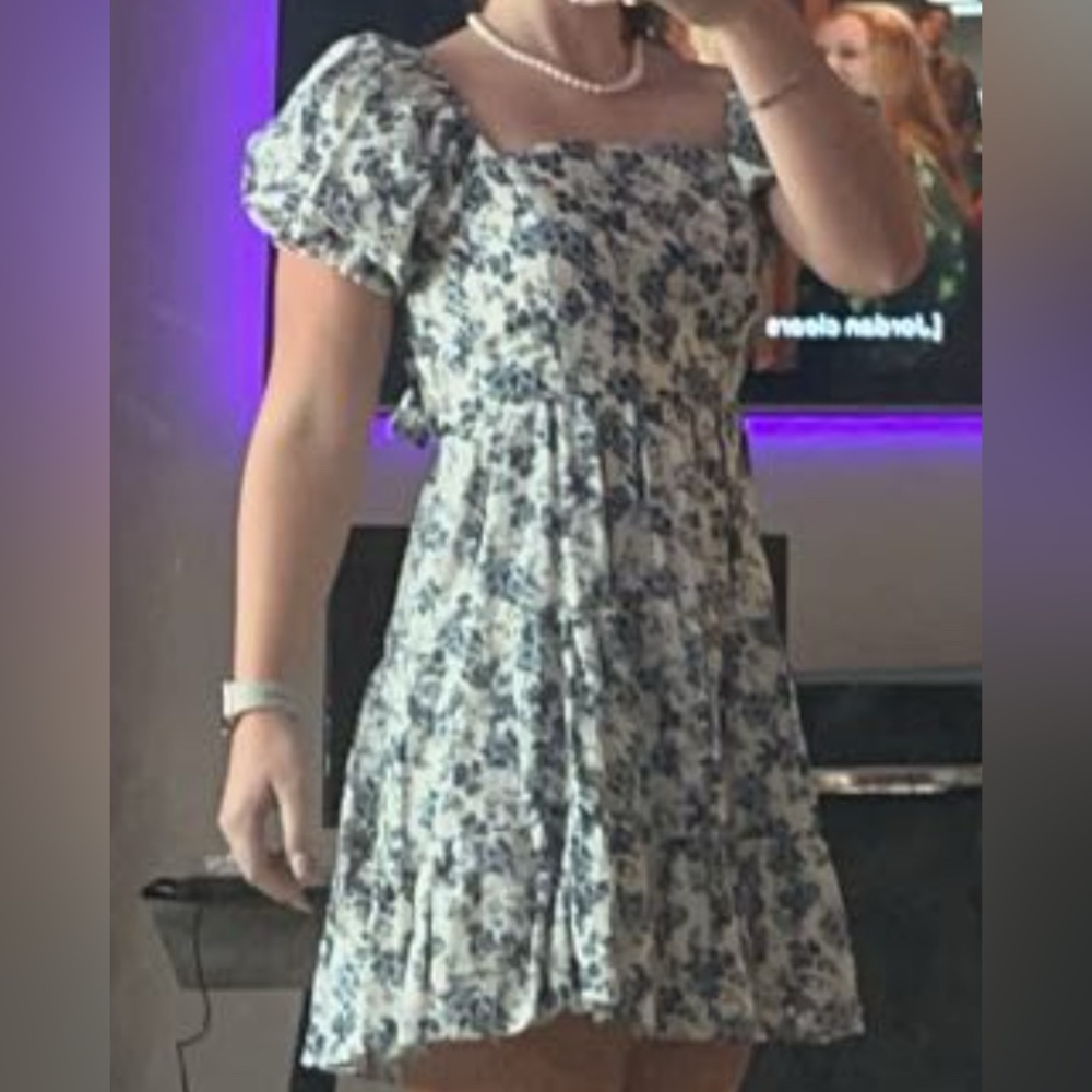 Chelsea & Violet Floral Puff Sleeve Dress